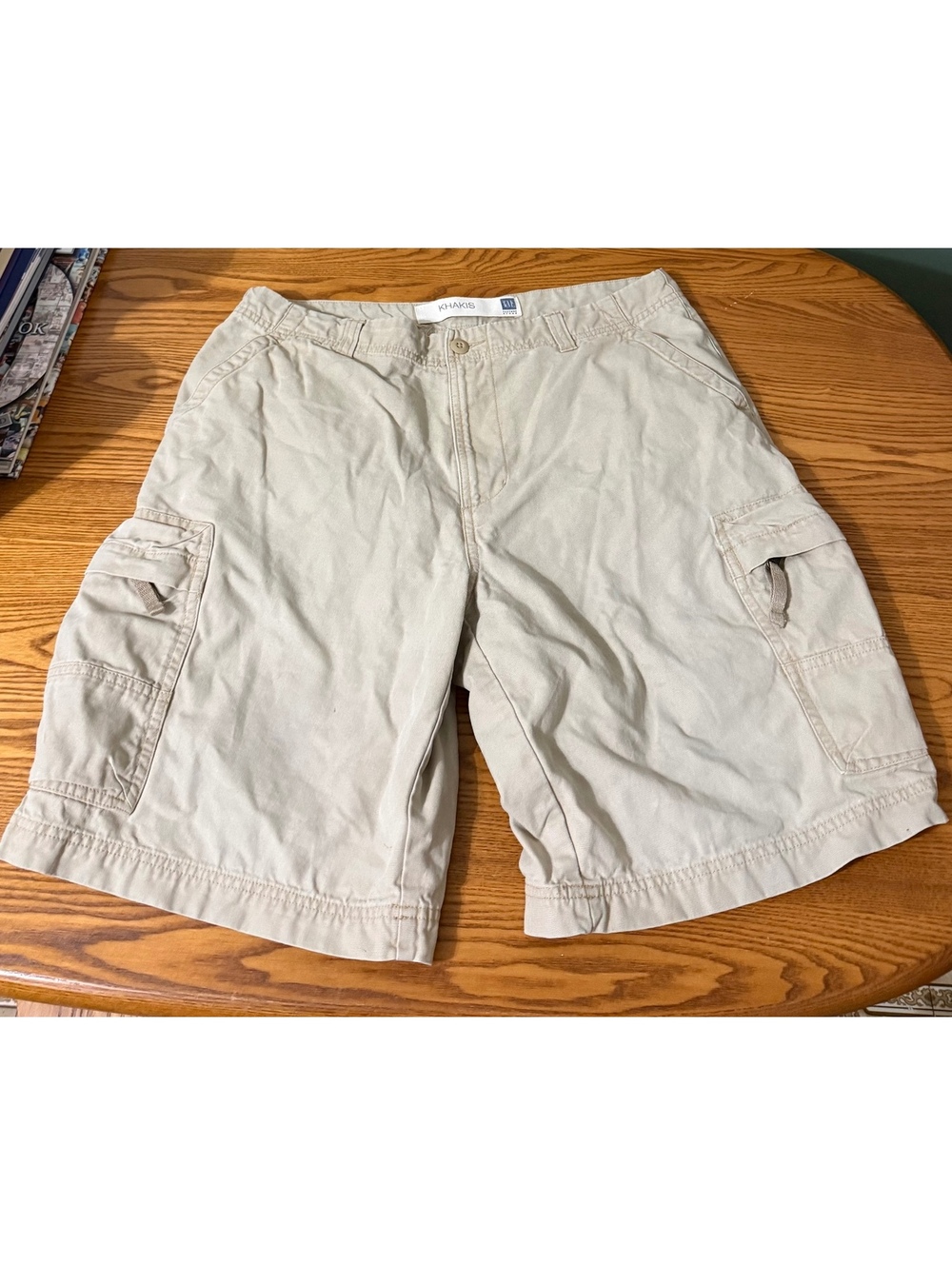 Gap factory men’s khaki cargo shorts 100% cotton size 34